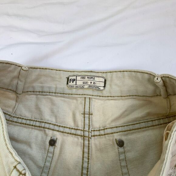 Free People Patchwork Light Wash Denim Shorts Crochet Lace 25 24 Raw Hem Cutoff - Picture 3 of 11